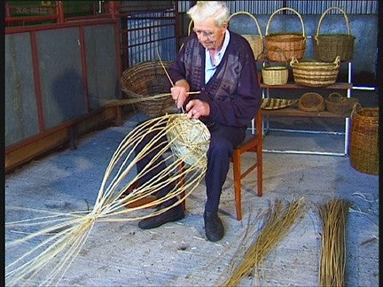 DVD2 - Round Willow Shopping Basket made by Bill Sinnott - Traditional Irish Basketmaking Documentary