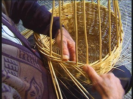 DVD2 - Round Willow Shopping Basket made by Bill Sinnott - Traditional Irish Basketmaking Documentary