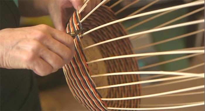 Spiral Weave Wicker Basket:  Flo Hoppe (DVD)