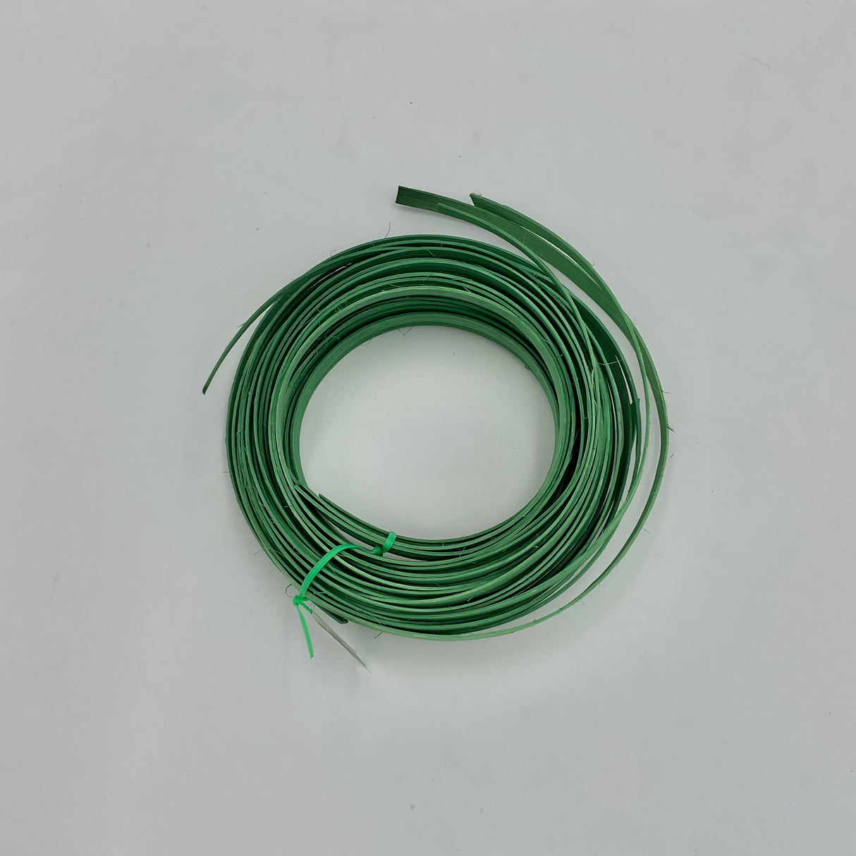 Kelly Green - 3/8" Flat - Dyed Reed (1/4 lb coil)