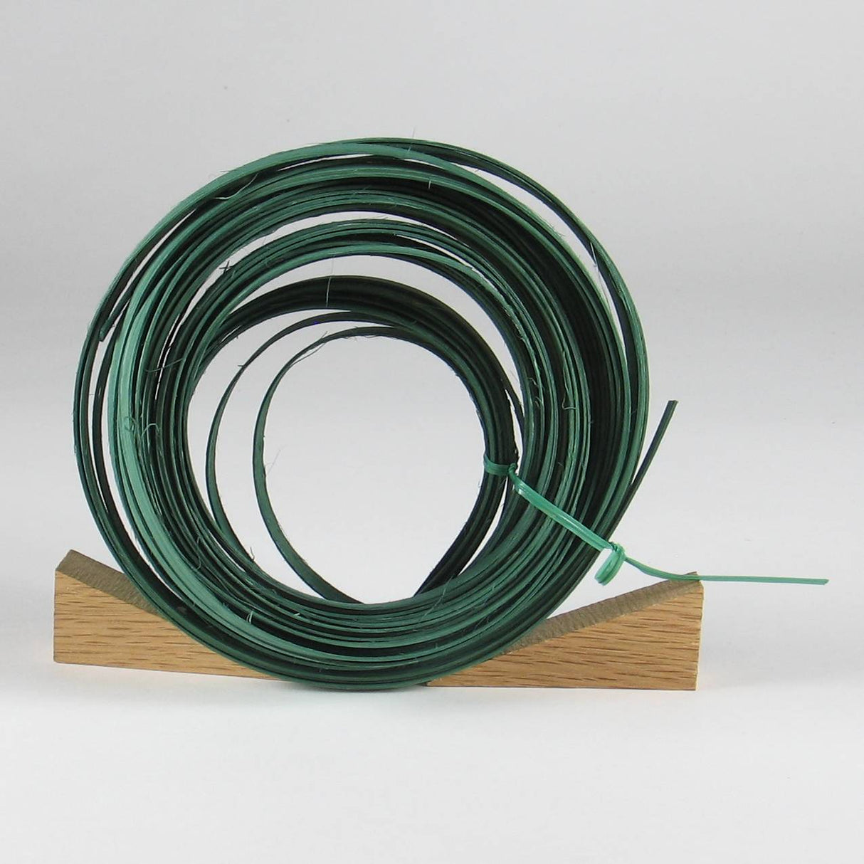 Jade Green - 3/8" Flat (0.25 lb. bundle)