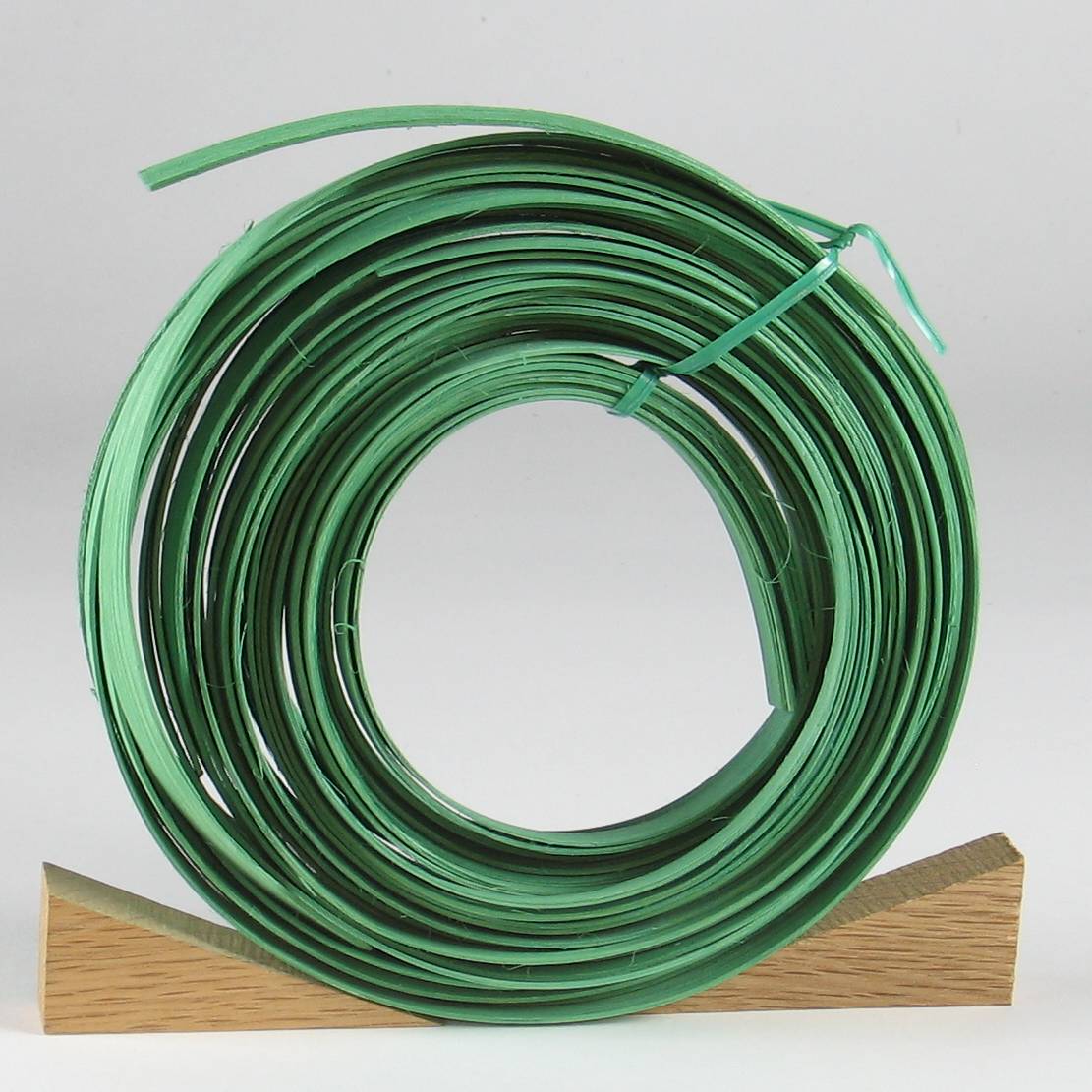 Kelly Green - 1/2" Flat (0.25 lb. bundle)
