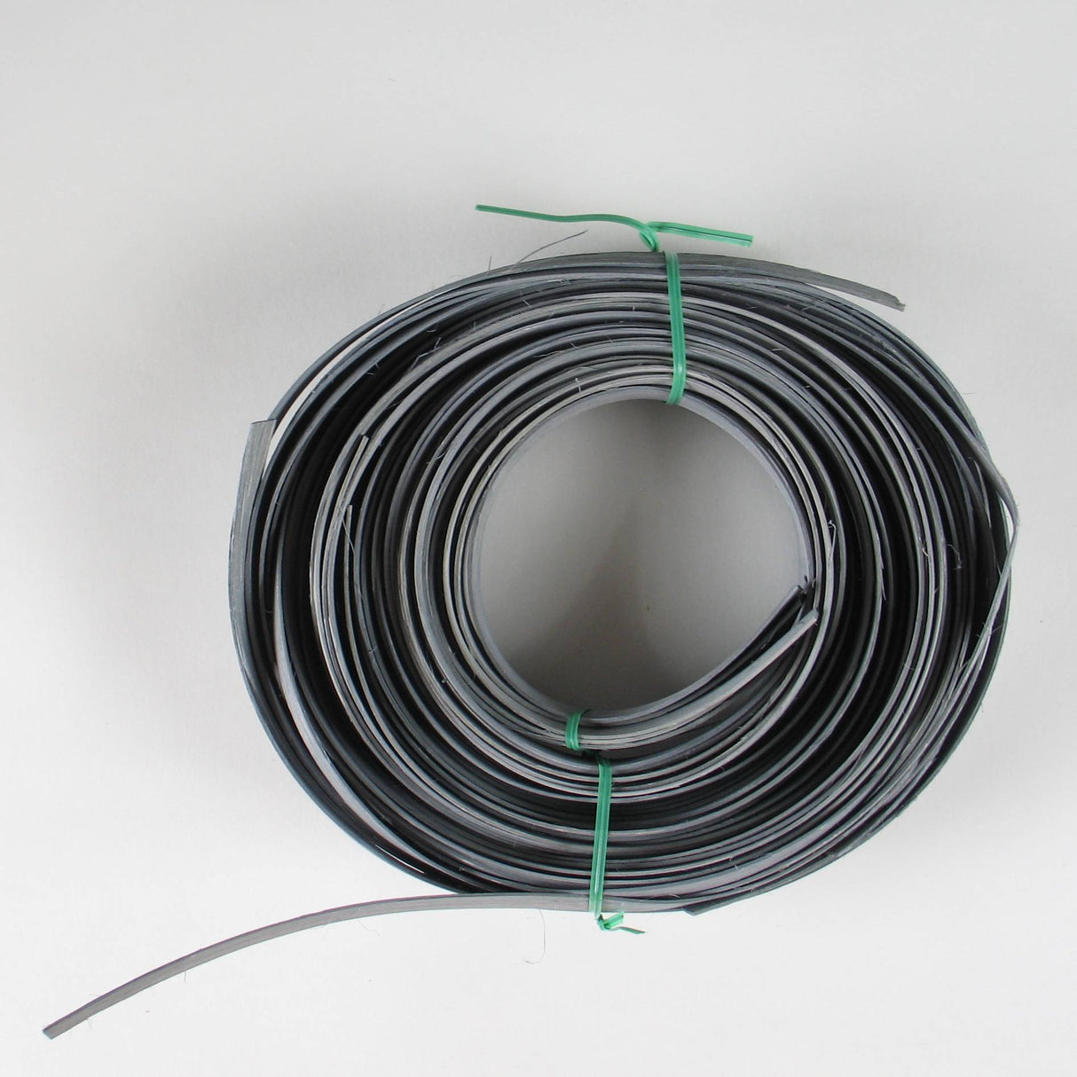 Pearl Gray - 1/2" Flat (0.25 lb. bundle)