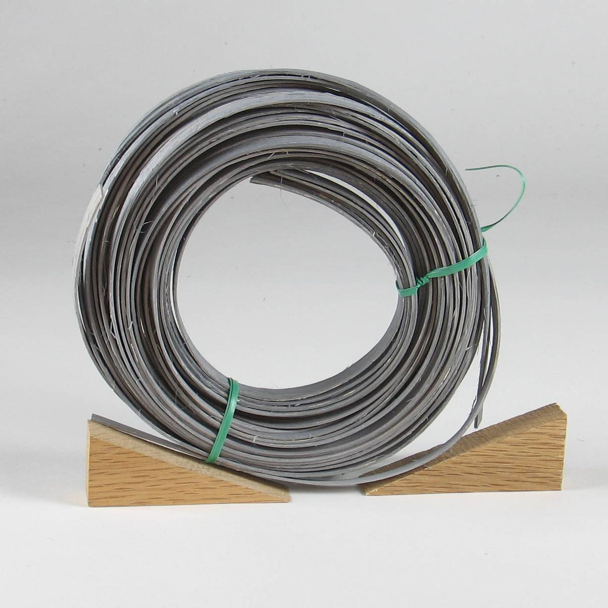 Pearl Gray - 3/8" Flat (0.25 lb. bundle)