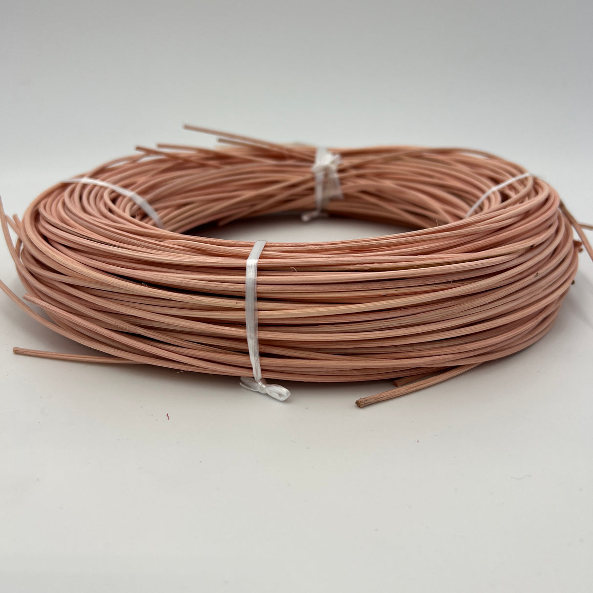 Quartz - #3 Round - Dyed Reed (1/2 lb coil)